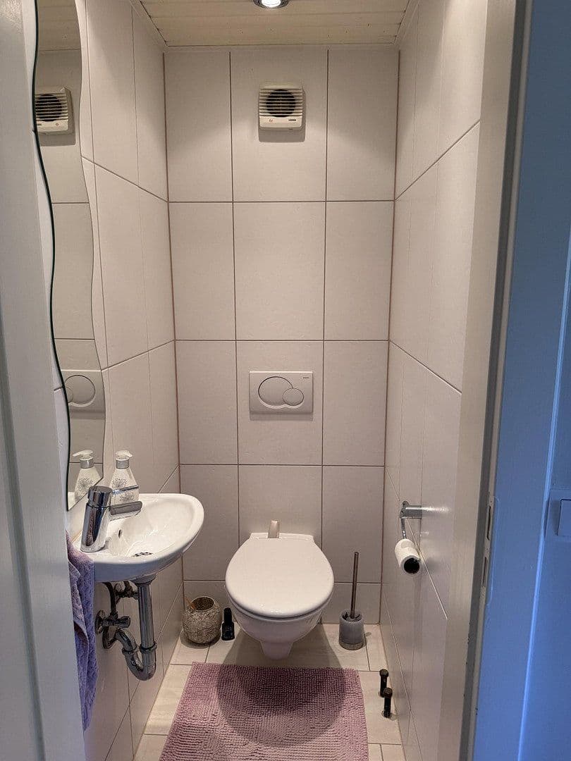 Prodej domu 114 m², pozemek 314 m², Hainbuchenweg, 36, Leonberg, Bádensko-Württembersko Prodej domu 114 m², pozemek 314 m², Hainbuchenweg, 36, Leonberg, Bádensko-Württembersko
