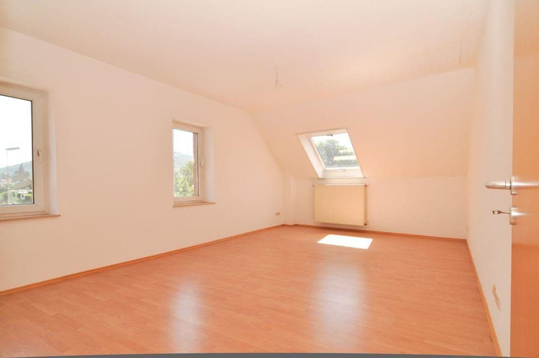 Pronájem bytu 3+1 97 m², Bahnhofstraße 38, Neckargemünd, Bádensko-Württembersko Pronájem bytu 3+1 97 m², Bahnhofstraße 38, Neckargemünd, Bádensko-Württembersko