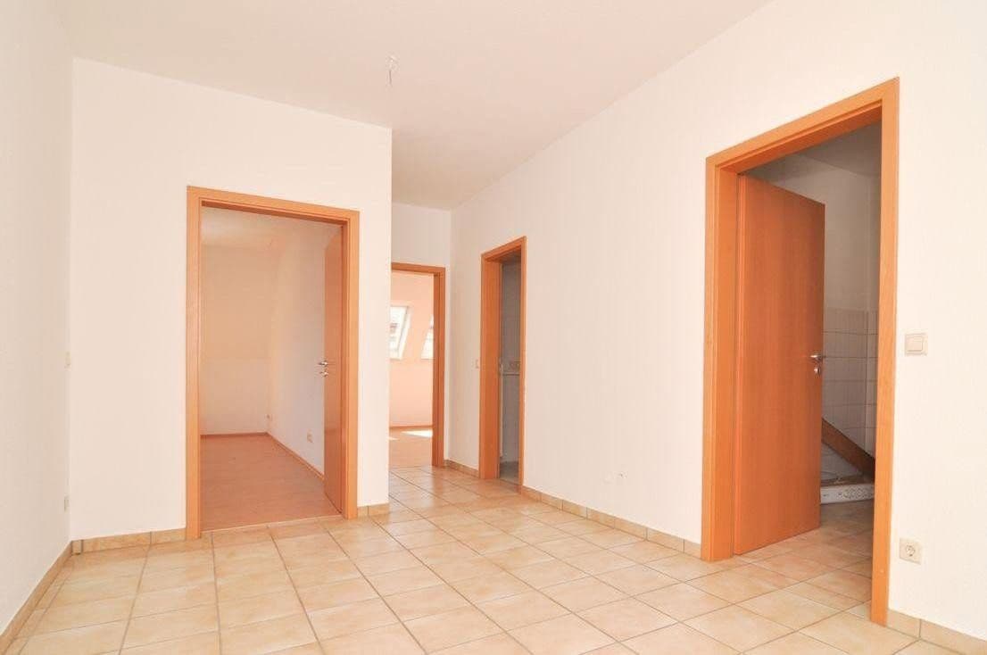 Pronájem bytu 3+1 97 m², Bahnhofstraße 38, Neckargemünd, Bádensko-Württembersko Pronájem bytu 3+1 97 m², Bahnhofstraße 38, Neckargemünd, Bádensko-Württembersko