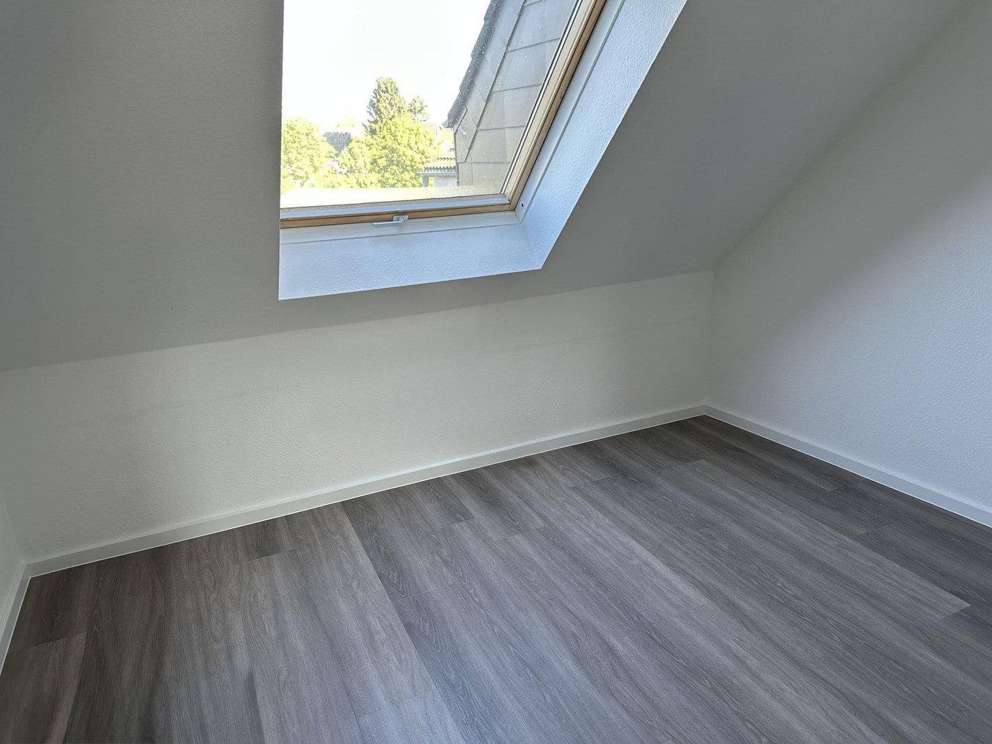 Pronájem bytu 2+1 63 m², Bahnhofstr. 6, Bad Honnef, Severní Porýní-Vestfálsko Pronájem bytu 2+1 63 m², Bahnhofstr. 6, Bad Honnef, Severní Porýní-Vestfálsko