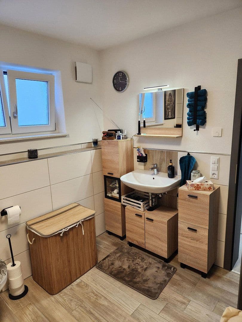 Pronájem bytu 3+kk 88 m², Heretsrieder Str. 22a, Biberbach, Bavorsko Pronájem bytu 3+kk 88 m², Heretsrieder Str. 22a, Biberbach, Bavorsko