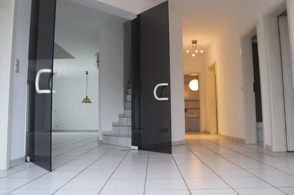 Prodej domu 202 m², pozemek 990 m², Paderborn, Severní Porýní-Vestfálsko Prodej domu 202 m², pozemek 990 m², Paderborn, Severní Porýní-Vestfálsko