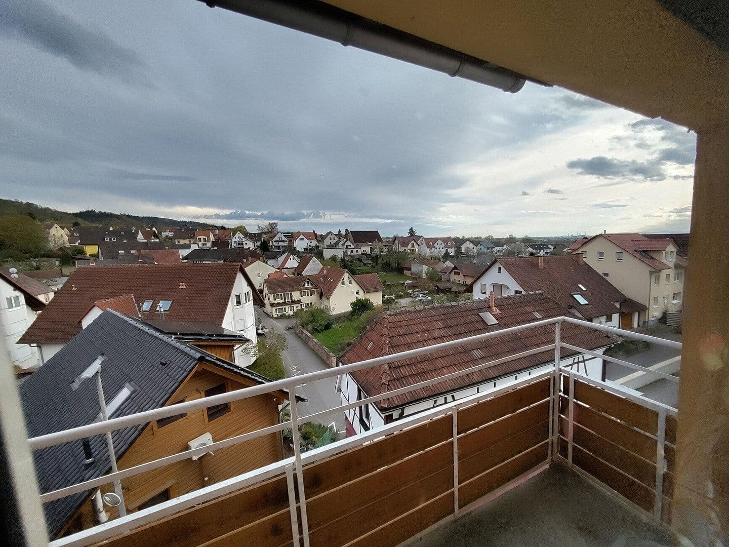 Pronájem bytu 3+1 120 m², Weinheim, Bádensko-Württembersko Pronájem bytu 3+1 120 m², Weinheim, Bádensko-Württembersko