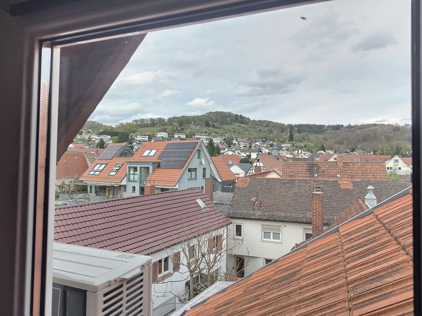 Pronájem bytu 3+1 120 m², Weinheim, Bádensko-Württembersko Pronájem bytu 3+1 120 m², Weinheim, Bádensko-Württembersko