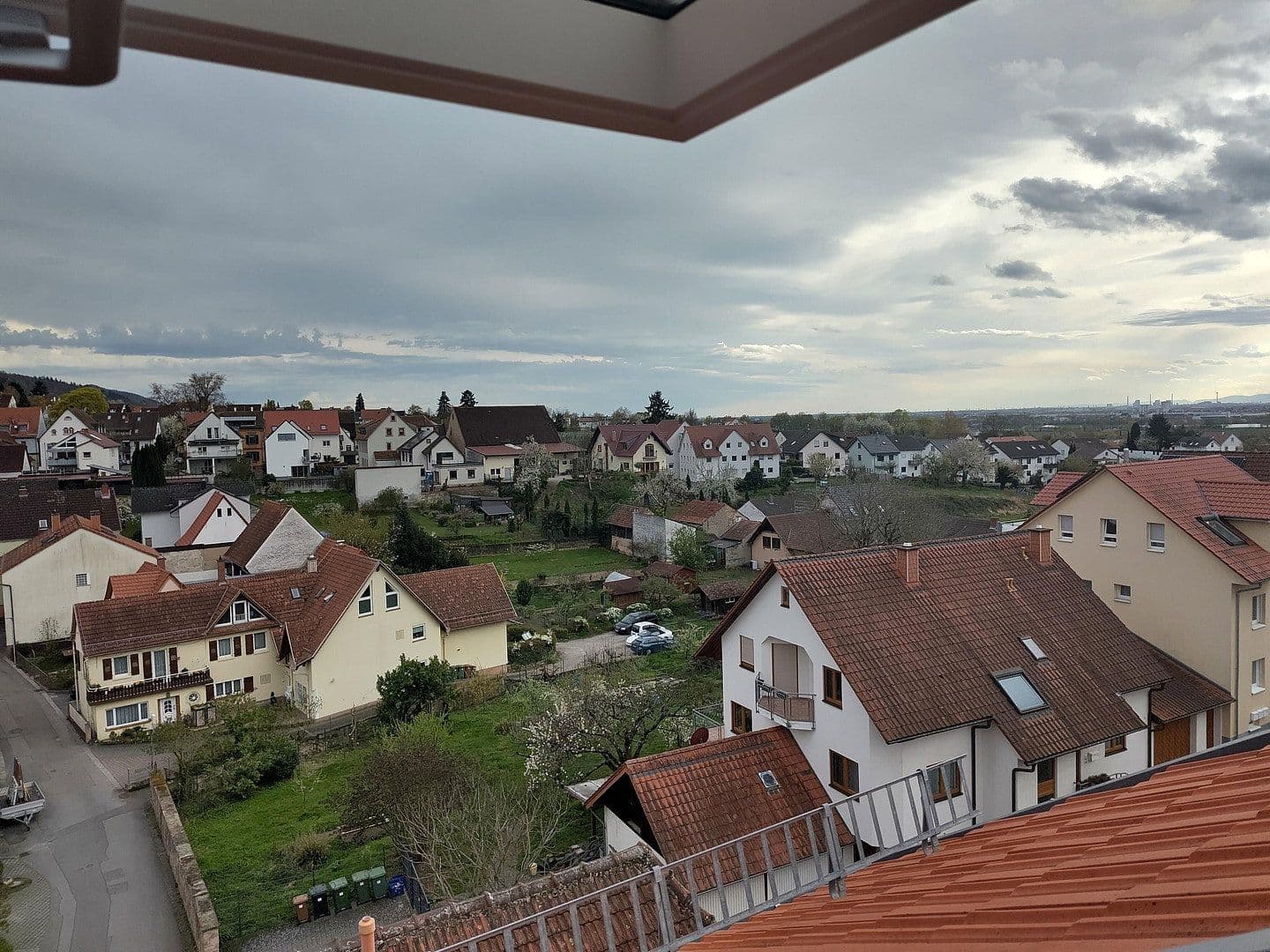 Pronájem bytu 3+1 120 m², Weinheim, Bádensko-Württembersko Pronájem bytu 3+1 120 m², Weinheim, Bádensko-Württembersko