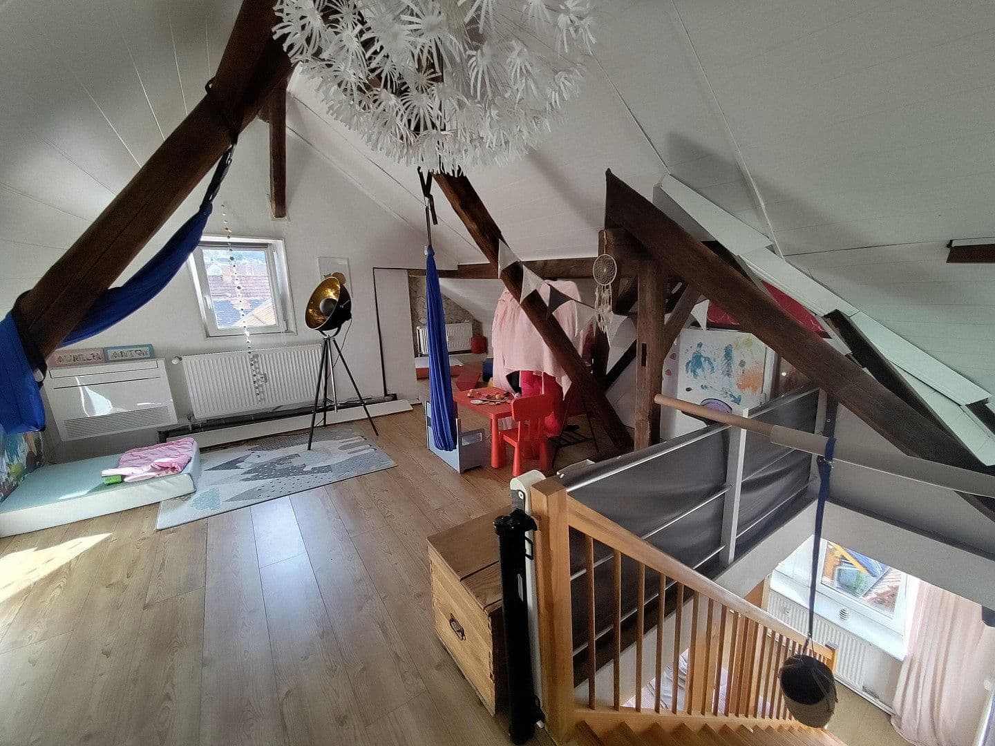 Pronájem bytu 3+1 120 m², Weinheim, Bádensko-Württembersko Pronájem bytu 3+1 120 m², Weinheim, Bádensko-Württembersko