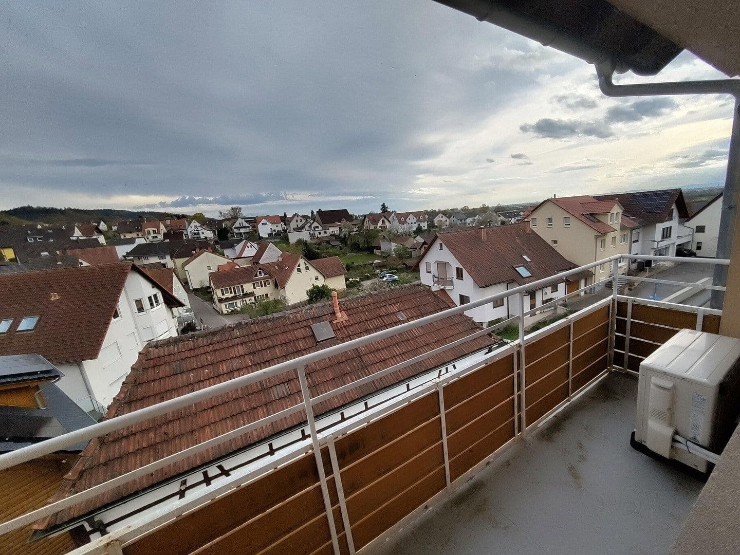 Pronájem bytu 3+1 120 m², Weinheim, Bádensko-Württembersko Pronájem bytu 3+1 120 m², Weinheim, Bádensko-Württembersko