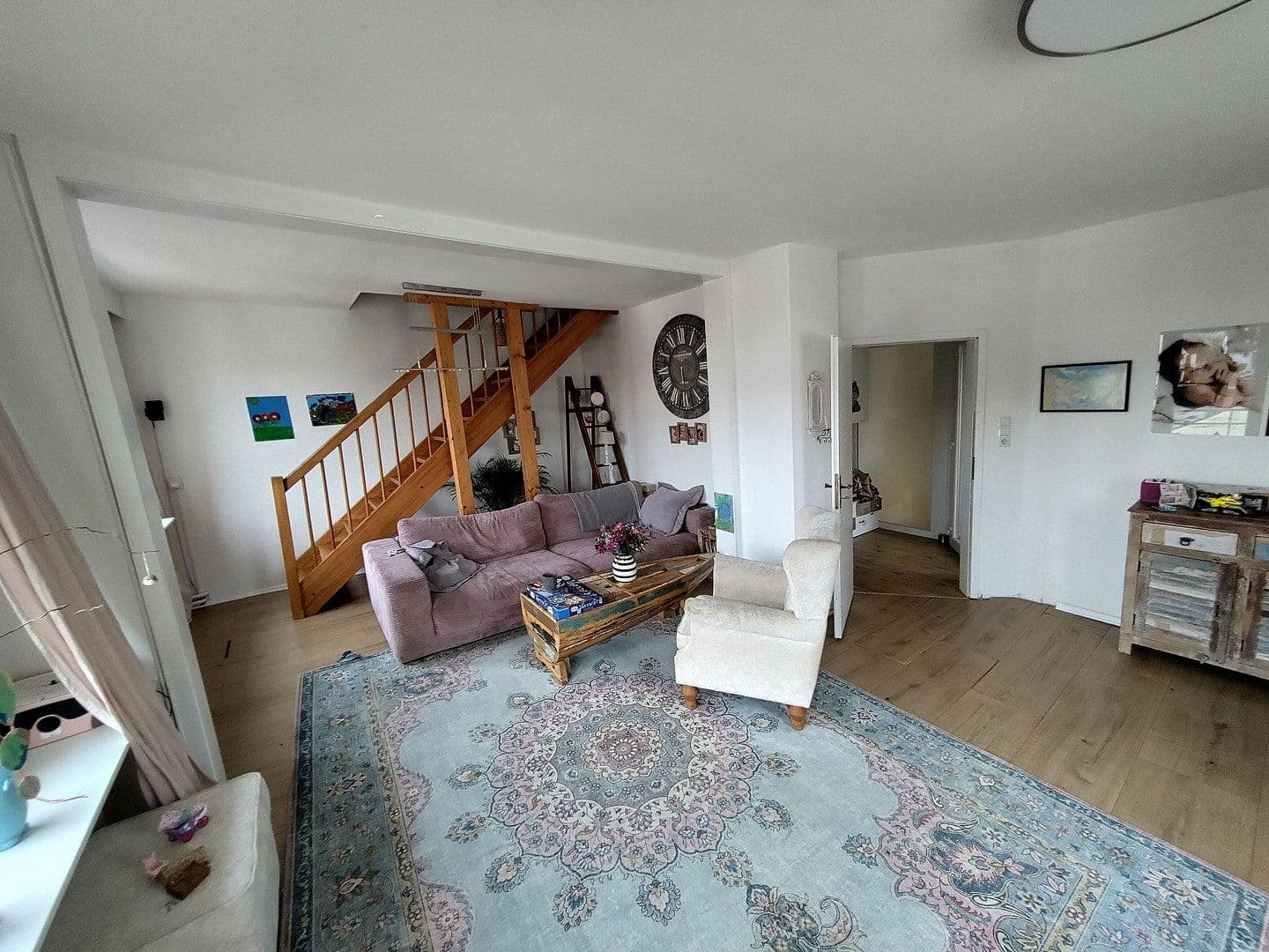 Pronájem bytu 3+1 120 m², Weinheim, Bádensko-Württembersko Pronájem bytu 3+1 120 m², Weinheim, Bádensko-Württembersko