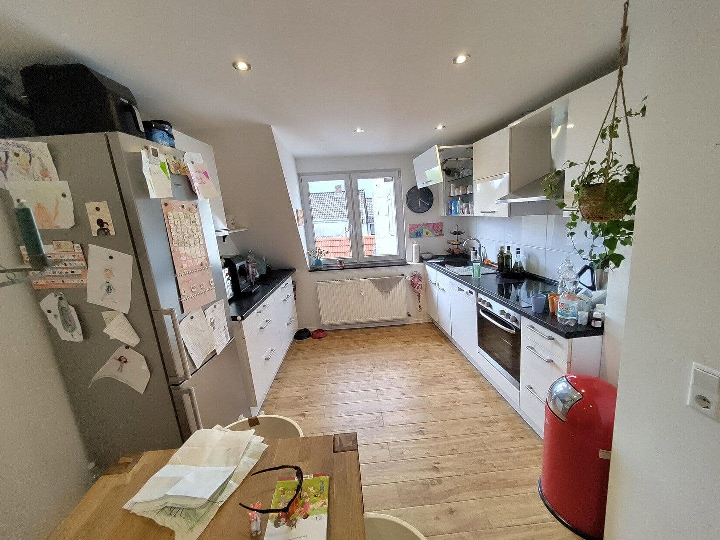 Pronájem bytu 3+1 120 m², Weinheim, Bádensko-Württembersko Pronájem bytu 3+1 120 m², Weinheim, Bádensko-Württembersko