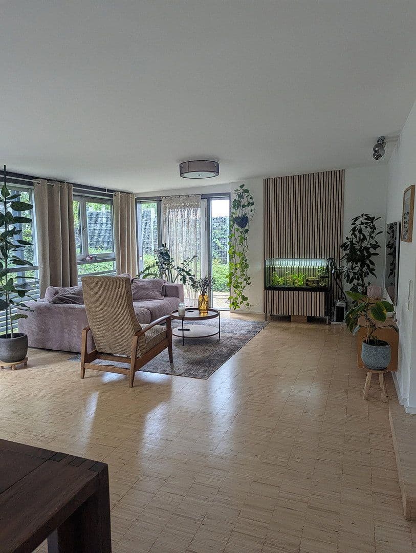 Prodej domu 250 m², pozemek 571 m², Korntal-Münchingen, Bádensko-Württembersko Prodej domu 250 m², pozemek 571 m², Korntal-Münchingen, Bádensko-Württembersko