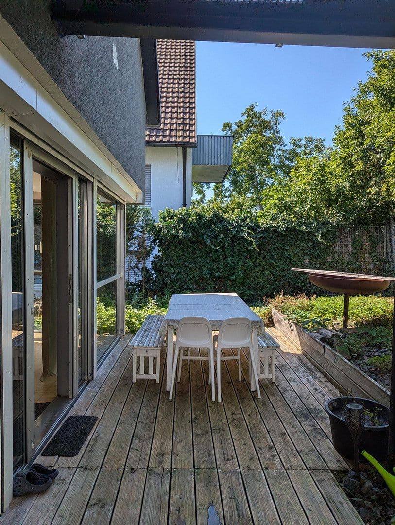 Prodej domu 250 m², pozemek 571 m², Korntal-Münchingen, Bádensko-Württembersko Prodej domu 250 m², pozemek 571 m², Korntal-Münchingen, Bádensko-Württembersko