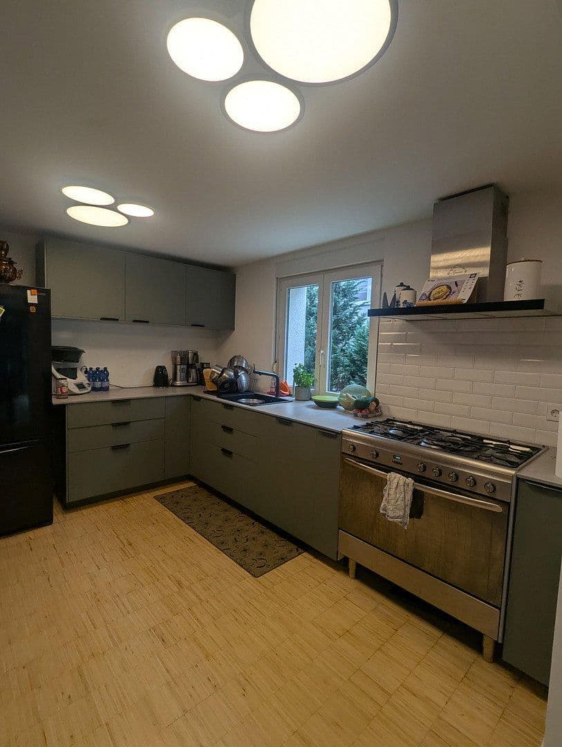 Prodej domu 250 m², pozemek 571 m², Korntal-Münchingen, Bádensko-Württembersko Prodej domu 250 m², pozemek 571 m², Korntal-Münchingen, Bádensko-Württembersko