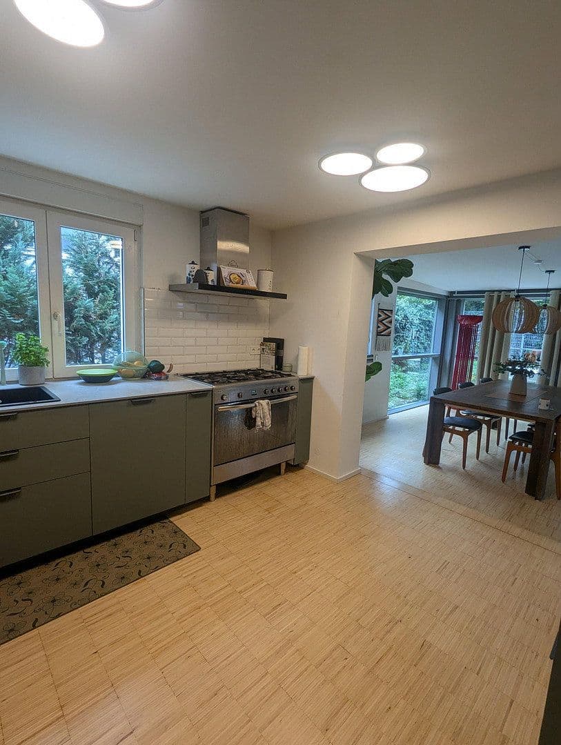 Prodej domu 250 m², pozemek 571 m², Korntal-Münchingen, Bádensko-Württembersko Prodej domu 250 m², pozemek 571 m², Korntal-Münchingen, Bádensko-Württembersko