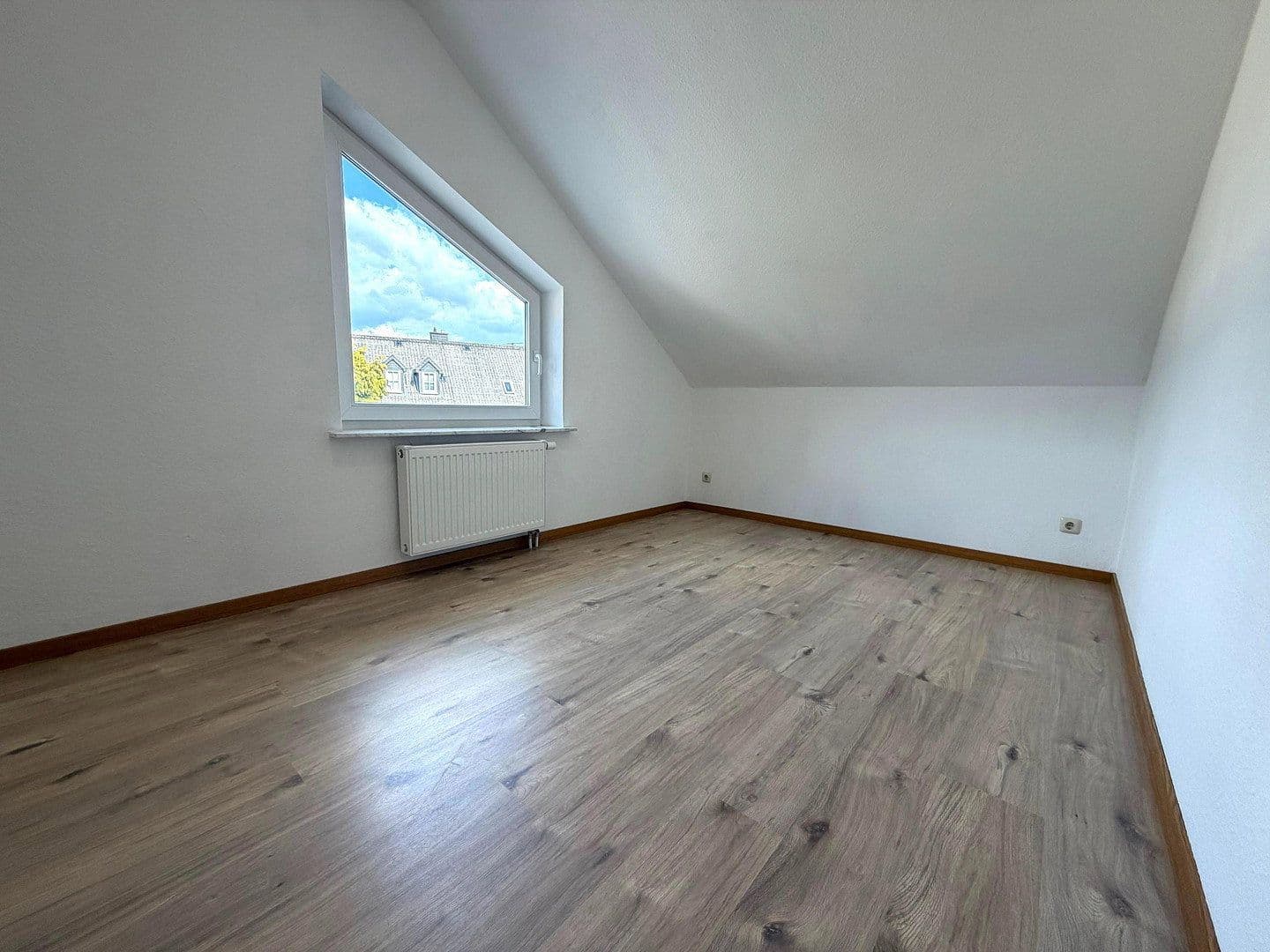 Pronájem bytu 3+1 72 m², Hauptstr. 22, Goddert, Porýní-Falc Pronájem bytu 3+1 72 m², Hauptstr. 22, Goddert, Porýní-Falc