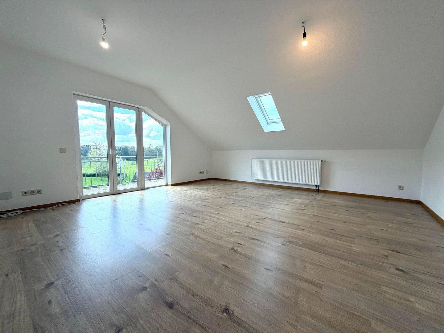 Pronájem bytu 3+1 72 m², Hauptstr. 22, Goddert, Porýní-Falc Pronájem bytu 3+1 72 m², Hauptstr. 22, Goddert, Porýní-Falc