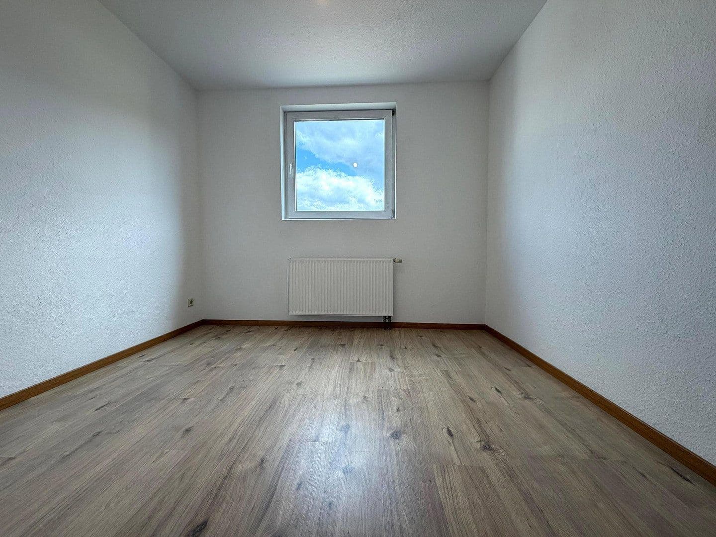 Pronájem bytu 3+1 72 m², Hauptstr. 22, Goddert, Porýní-Falc Pronájem bytu 3+1 72 m², Hauptstr. 22, Goddert, Porýní-Falc