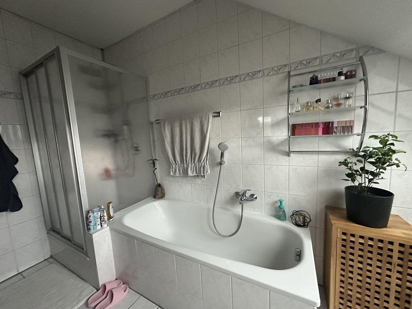 Pronájem bytu 4+1 85 m², Carl-Diem-Straße 34, Neuenrade, Severní Porýní-Vestfálsko Pronájem bytu 4+1 85 m², Carl-Diem-Straße 34, Neuenrade, Severní Porýní-Vestfálsko