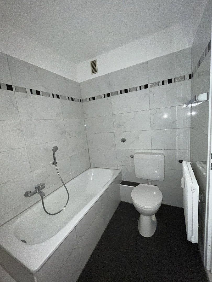 Pronájem bytu 3+kk 80 m², Bochumer Str. 72 b, Hattingen, Severní Porýní-Vestfálsko Pronájem bytu 3+kk 80 m², Bochumer Str. 72 b, Hattingen, Severní Porýní-Vestfálsko