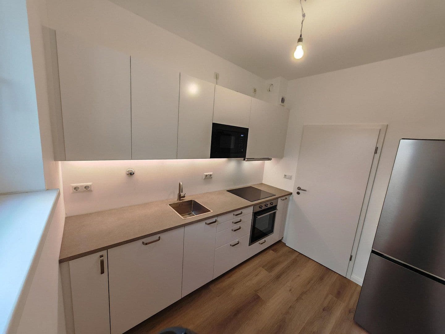 Pronájem kanceláře 98 m², Berlin, Berlín Pronájem kanceláře 98 m², Berlin, Berlín