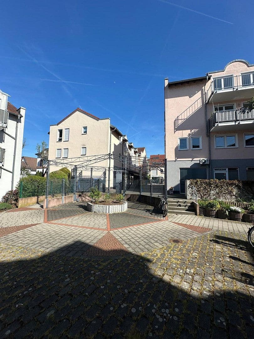 Pronájem bytu 1+1 38 m², Frankfurter Str. 14, Bad Vilbel, Hessen Pronájem bytu 1+1 38 m², Frankfurter Str. 14, Bad Vilbel, Hessen