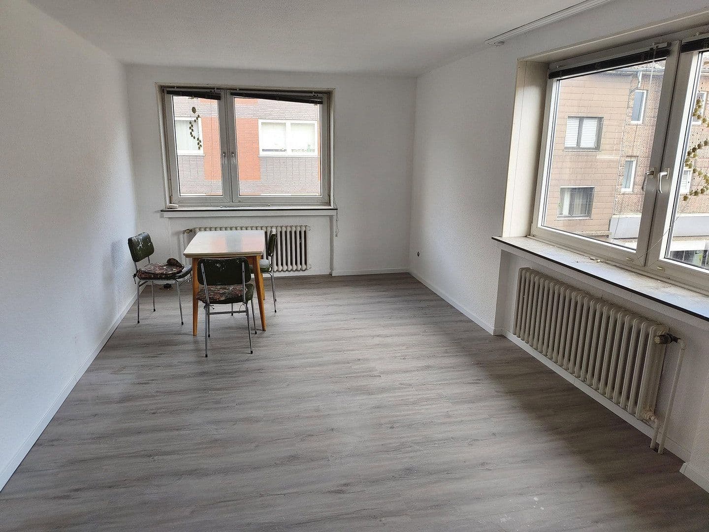 Pronájem bytu 2+1 50 m², Bergstr.8, Oberhausen, Severní Porýní-Vestfálsko Pronájem bytu 2+1 50 m², Bergstr.8, Oberhausen, Severní Porýní-Vestfálsko