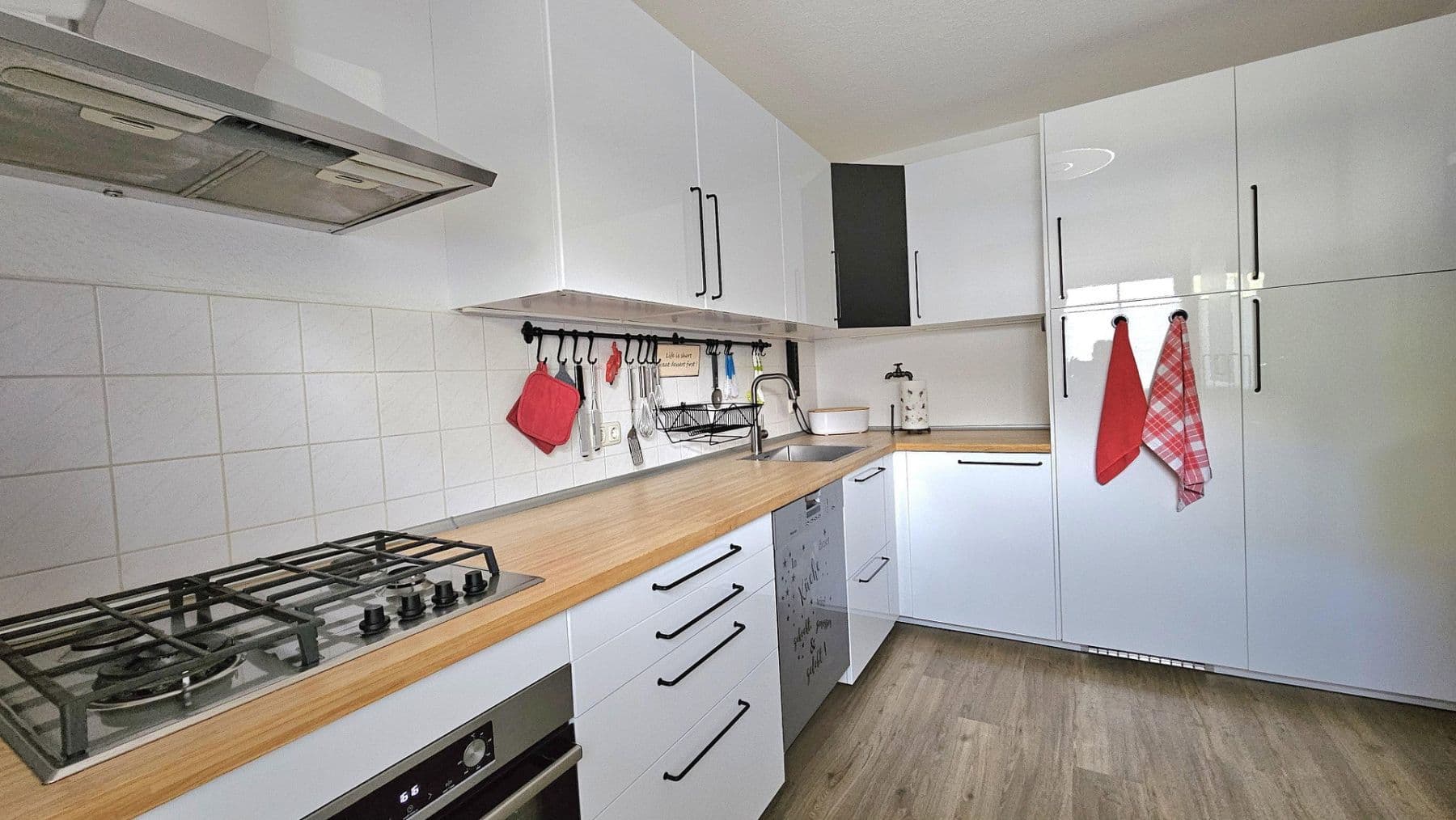 Prodej domu 133 m², pozemek 186 m², Rheinallee 13a, Flörsheim, Hessen Prodej domu 133 m², pozemek 186 m², Rheinallee 13a, Flörsheim, Hessen