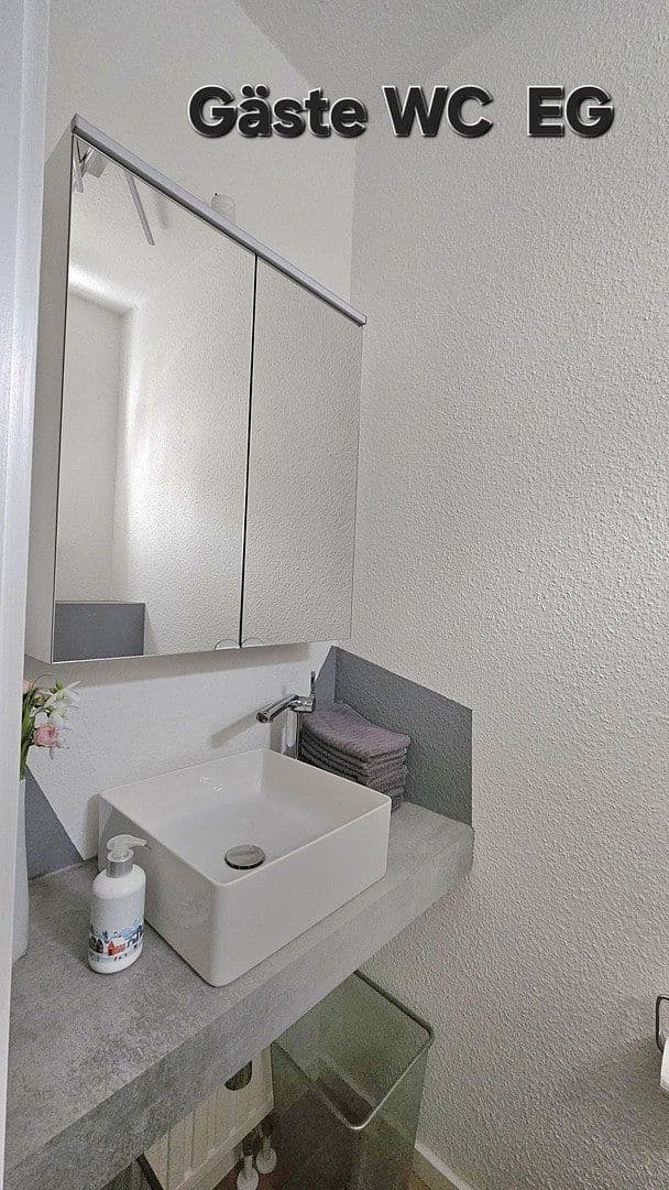 Prodej domu 133 m², pozemek 186 m², Rheinallee 13a, Flörsheim, Hessen Prodej domu 133 m², pozemek 186 m², Rheinallee 13a, Flörsheim, Hessen