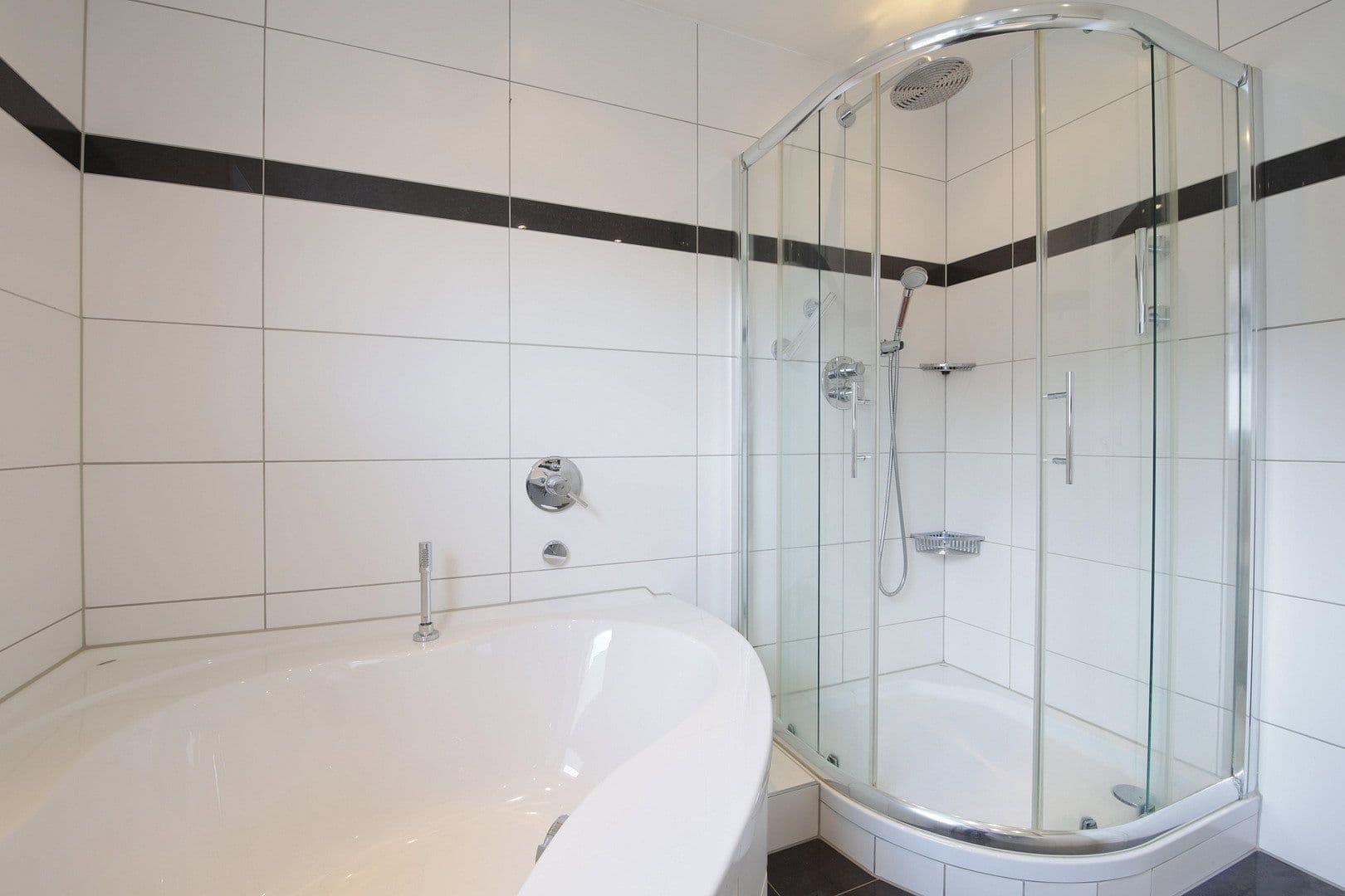 Prodej bytu 4+1 101 m², Bochum, Severní Porýní-Vestfálsko Prodej bytu 4+1 101 m², Bochum, Severní Porýní-Vestfálsko