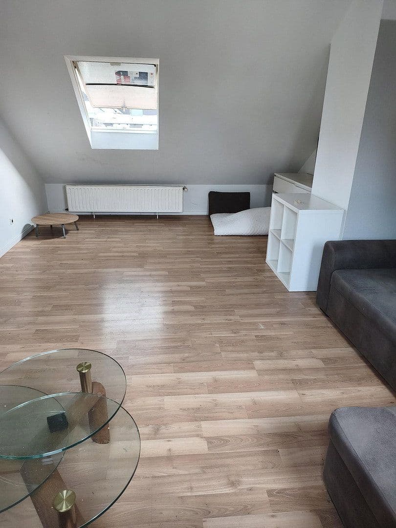 Pronájem bytu 1+1 40 m², Bergstr.8, Oberhausen, Severní Porýní-Vestfálsko Pronájem bytu 1+1 40 m², Bergstr.8, Oberhausen, Severní Porýní-Vestfálsko