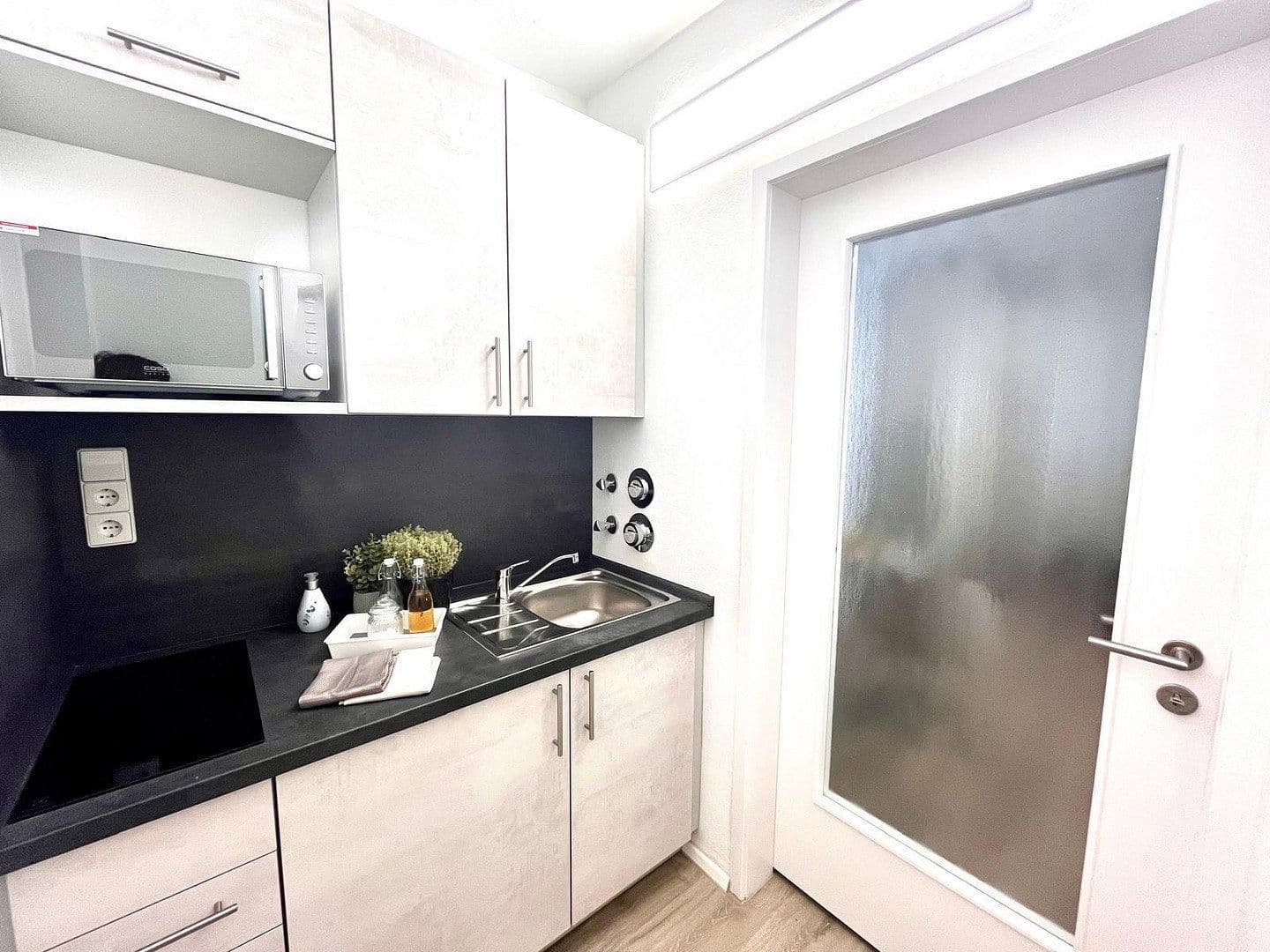 Pronájem bytu 1+1 33 m², Konstanz, Bádensko-Württembersko Pronájem bytu 1+1 33 m², Konstanz, Bádensko-Württembersko