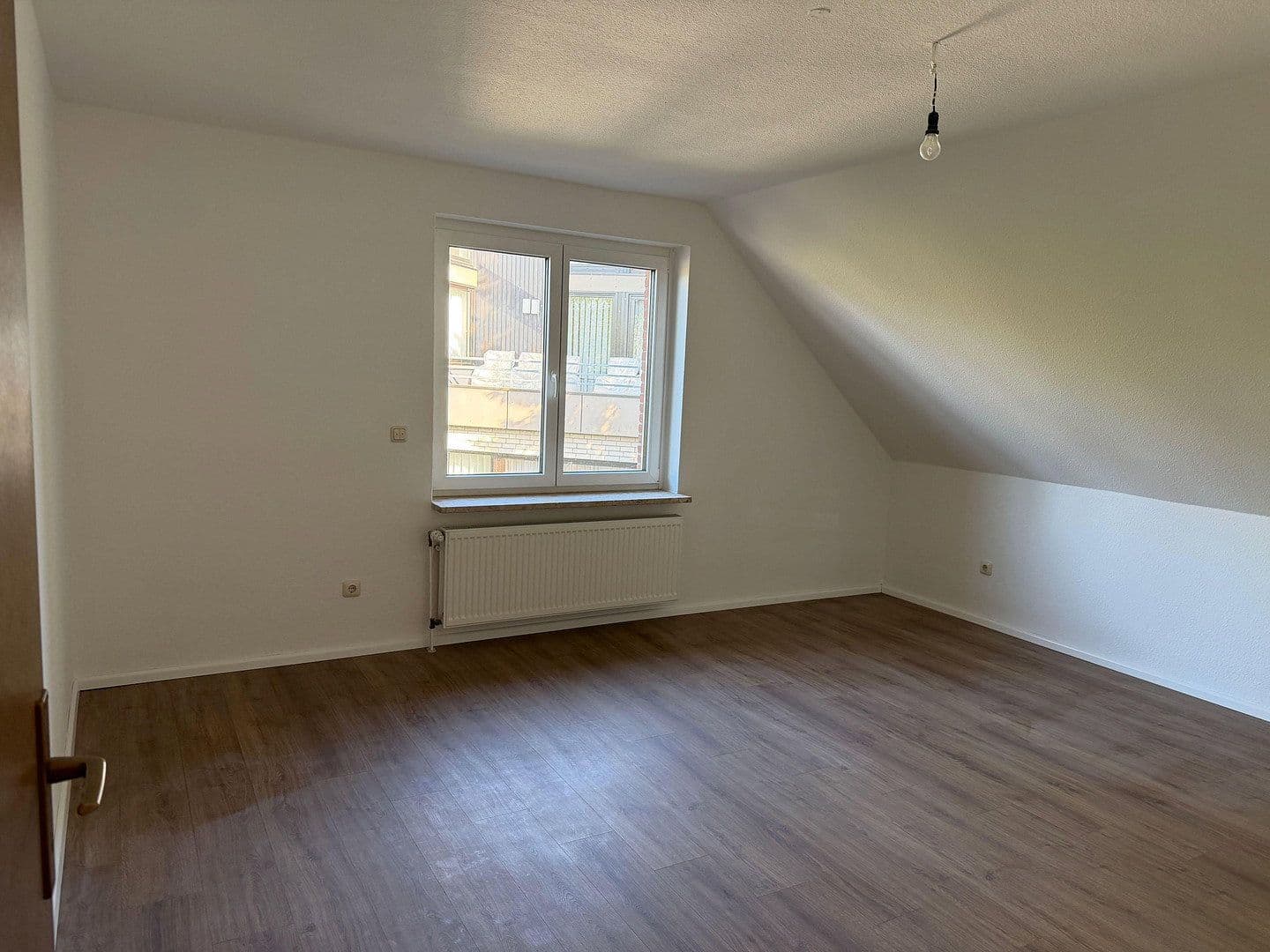 Pronájem bytu 3+1 90 m², Garbsen, Dolní Sasko Pronájem bytu 3+1 90 m², Garbsen, Dolní Sasko