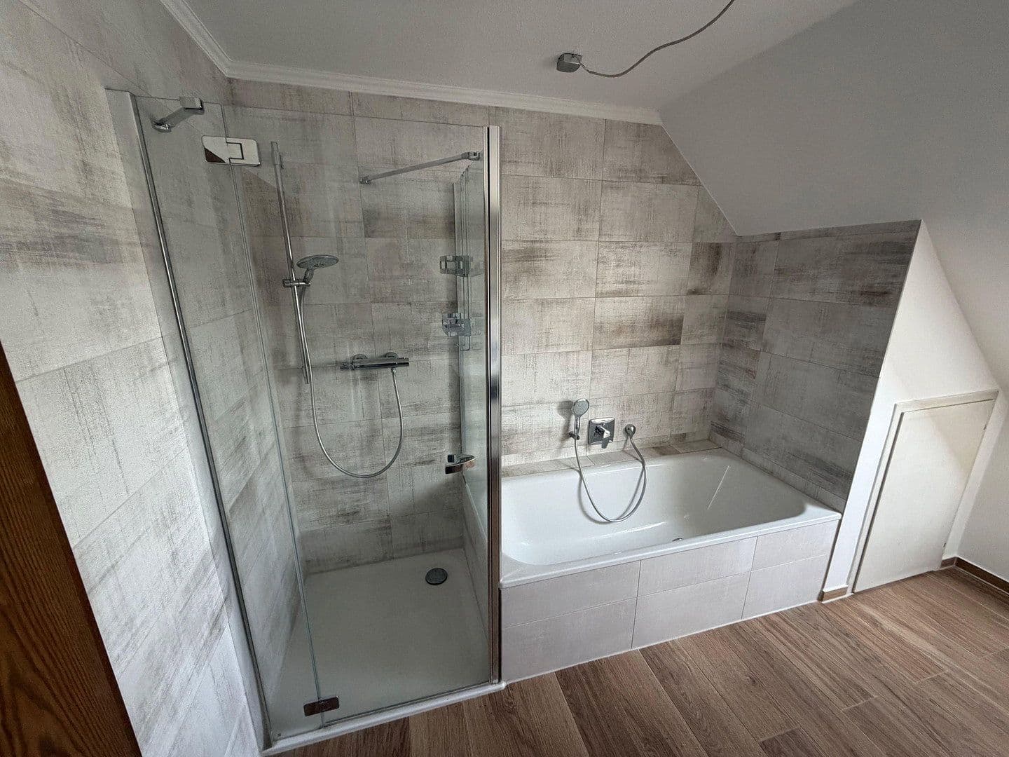 Pronájem bytu 3+1 90 m², Garbsen, Dolní Sasko Pronájem bytu 3+1 90 m², Garbsen, Dolní Sasko