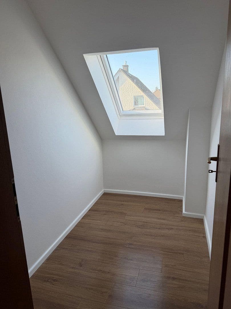 Pronájem bytu 3+1 90 m², Garbsen, Dolní Sasko Pronájem bytu 3+1 90 m², Garbsen, Dolní Sasko