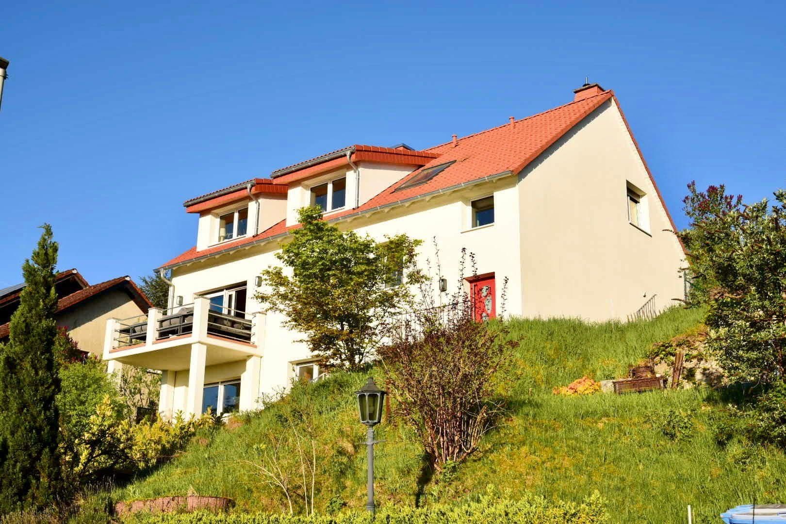 Prodej domu 301 m², pozemek 1.066 m², Schlehenweg 33, Heidenrod, Hessen Prodej domu 301 m², pozemek 1.066 m², Schlehenweg 33, Heidenrod, Hessen