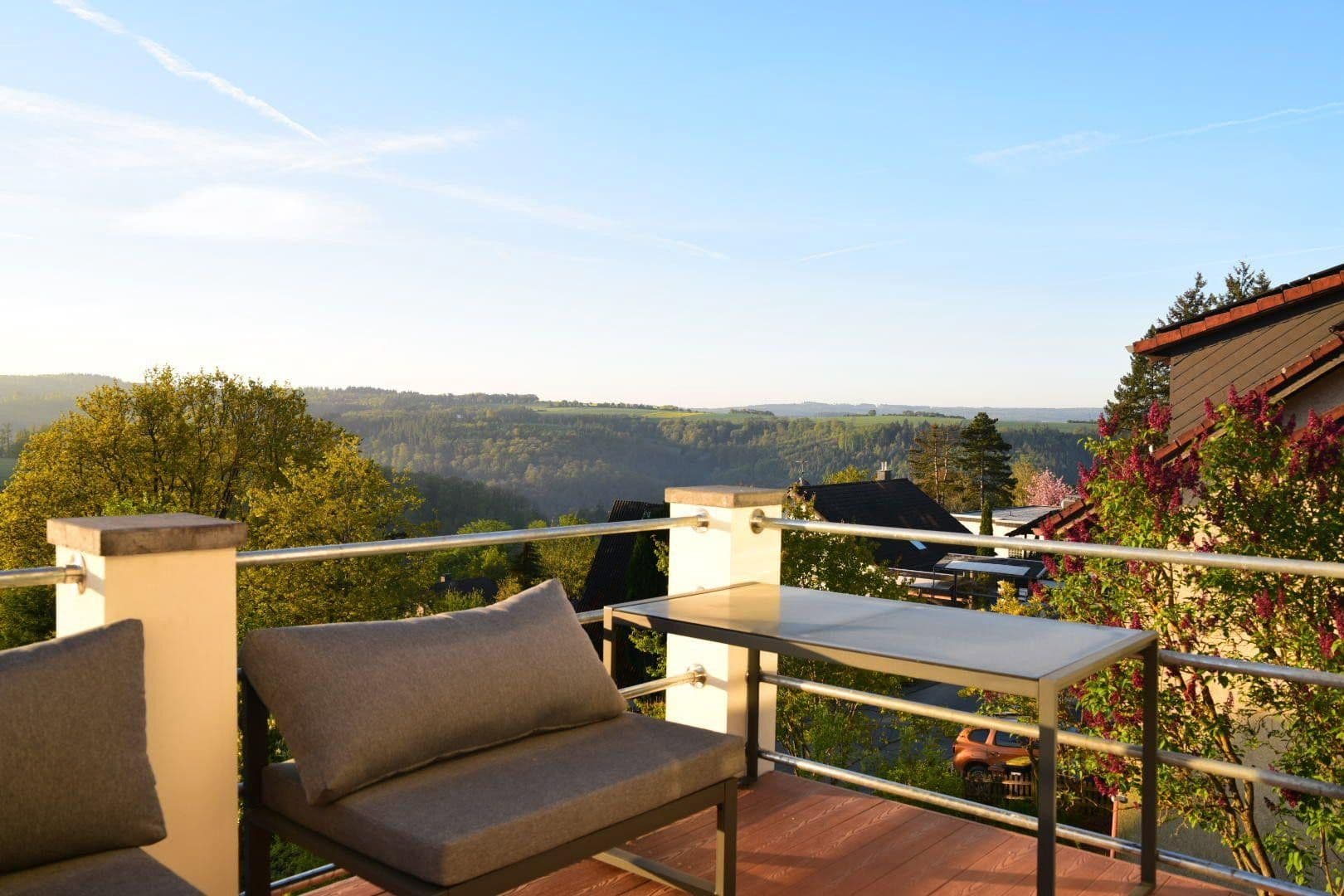 Prodej domu 301 m², pozemek 1.066 m², Schlehenweg 33, Heidenrod, Hessen Prodej domu 301 m², pozemek 1.066 m², Schlehenweg 33, Heidenrod, Hessen