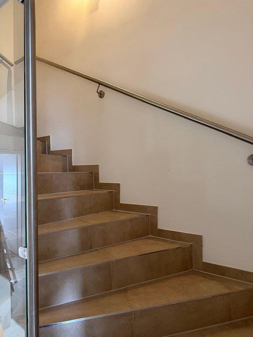 Pronájem domu 200 m², pozemek 275 m², Köln, Severní Porýní-Vestfálsko Pronájem domu 200 m², pozemek 275 m², Köln, Severní Porýní-Vestfálsko