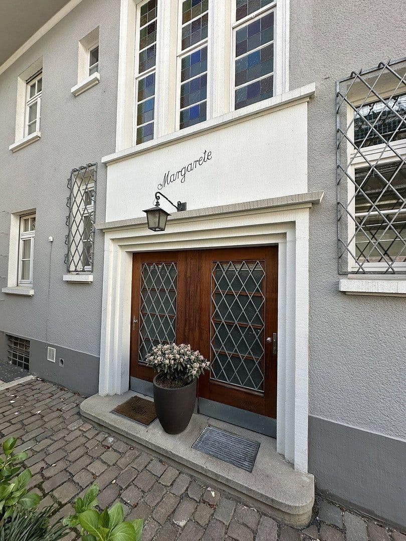 Prodej domu 350 m², pozemek 578 m², Frankfurt am Main, Hessen Prodej domu 350 m², pozemek 578 m², Frankfurt am Main, Hessen