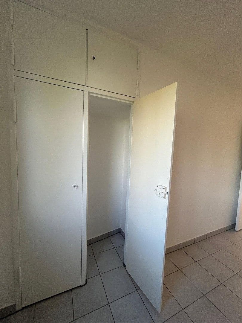 Prodej bytu 2+1 46 m², Lienemannstraße, Berlin, Berlín Prodej bytu 2+1 46 m², Lienemannstraße, Berlin, Berlín