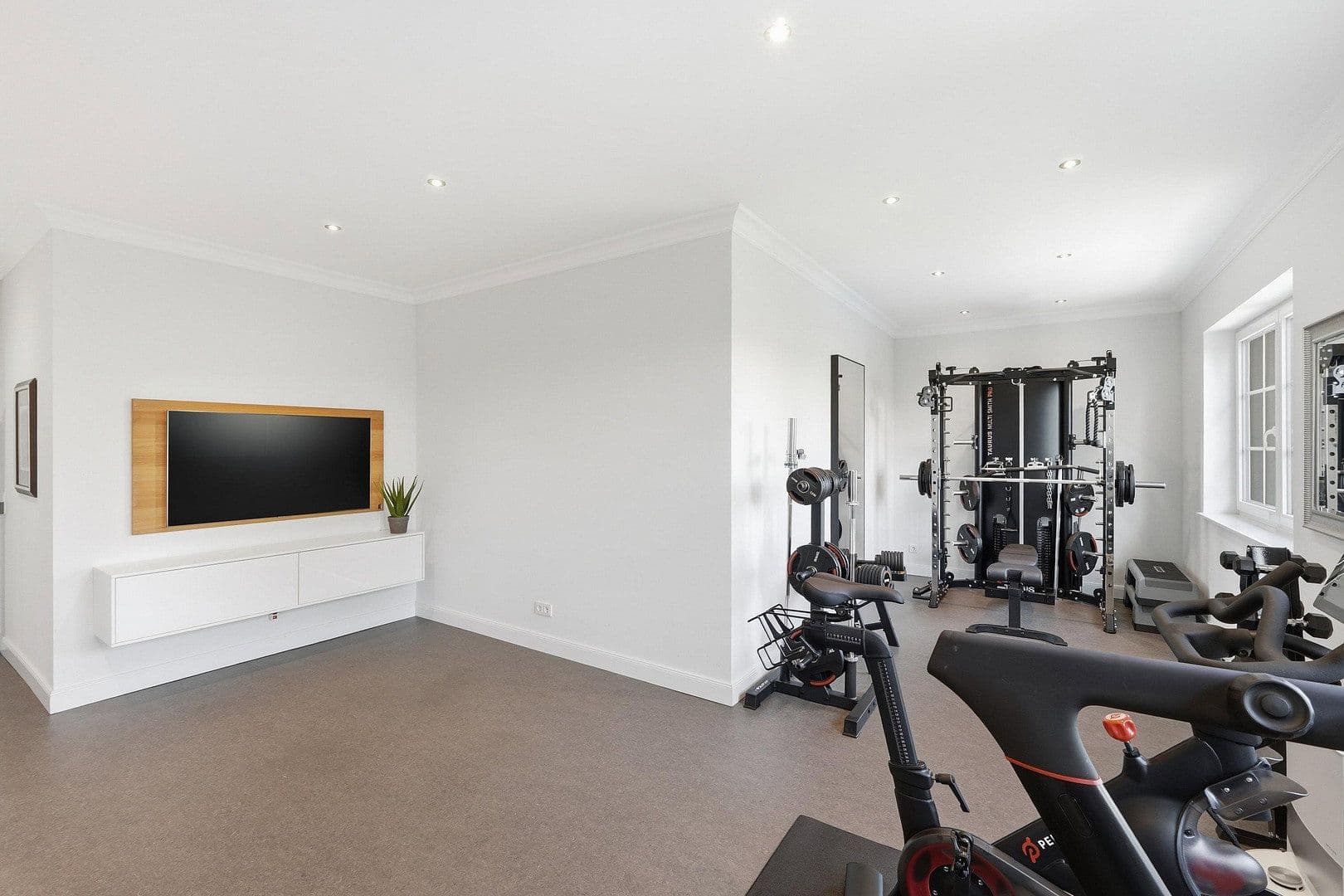 Prodej domu 355 m², pozemek 891 m², Odenthal, Severní Porýní-Vestfálsko Prodej domu 355 m², pozemek 891 m², Odenthal, Severní Porýní-Vestfálsko