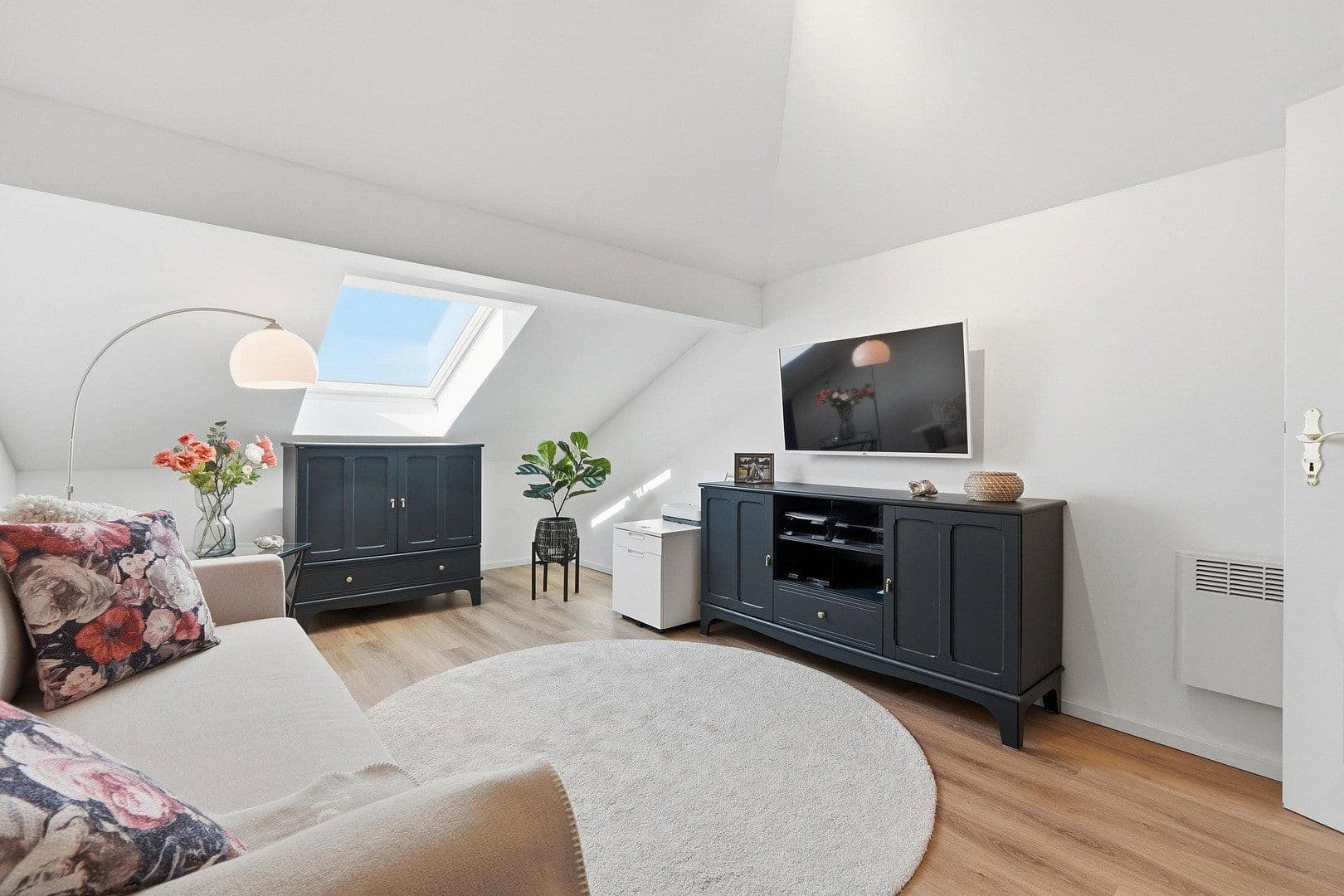 Prodej domu 355 m², pozemek 891 m², Odenthal, Severní Porýní-Vestfálsko Prodej domu 355 m², pozemek 891 m², Odenthal, Severní Porýní-Vestfálsko