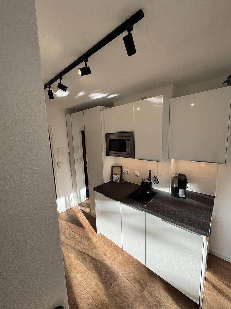 Pronájem bytu 1+1 30 m², Jakob-Hagenbucher Straße, München, Bavorsko Pronájem bytu 1+1 30 m², Jakob-Hagenbucher Straße, München, Bavorsko