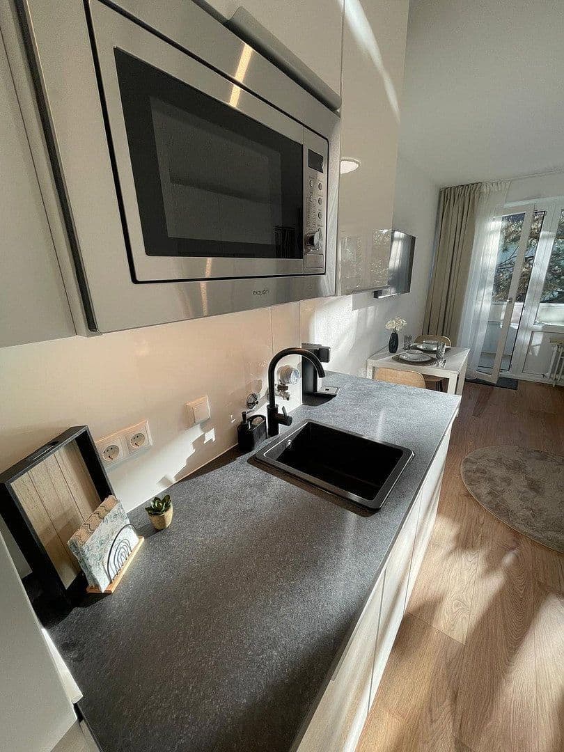 Pronájem bytu 1+1 30 m², Jakob-Hagenbucher Straße, München, Bavorsko Pronájem bytu 1+1 30 m², Jakob-Hagenbucher Straße, München, Bavorsko