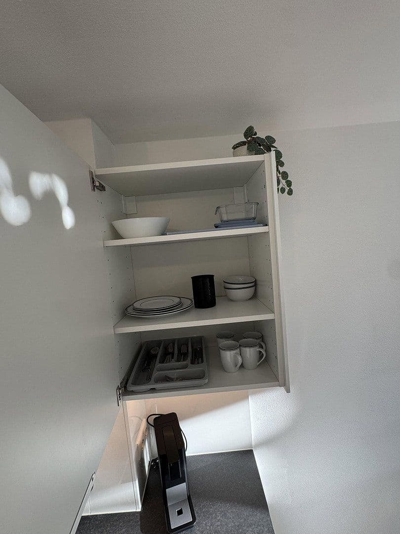 Pronájem bytu 1+1 30 m², Jakob-Hagenbucher Straße, München, Bavorsko Pronájem bytu 1+1 30 m², Jakob-Hagenbucher Straße, München, Bavorsko