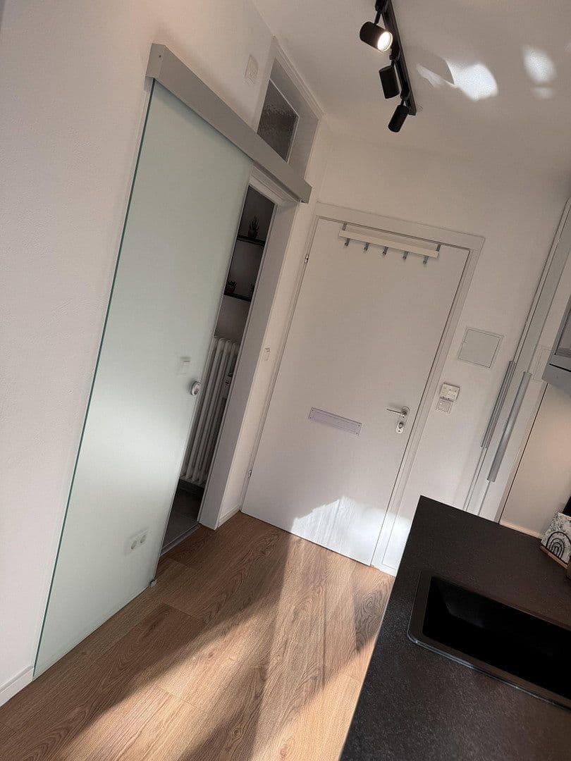 Pronájem bytu 1+1 30 m², Jakob-Hagenbucher Straße, München, Bavorsko Pronájem bytu 1+1 30 m², Jakob-Hagenbucher Straße, München, Bavorsko