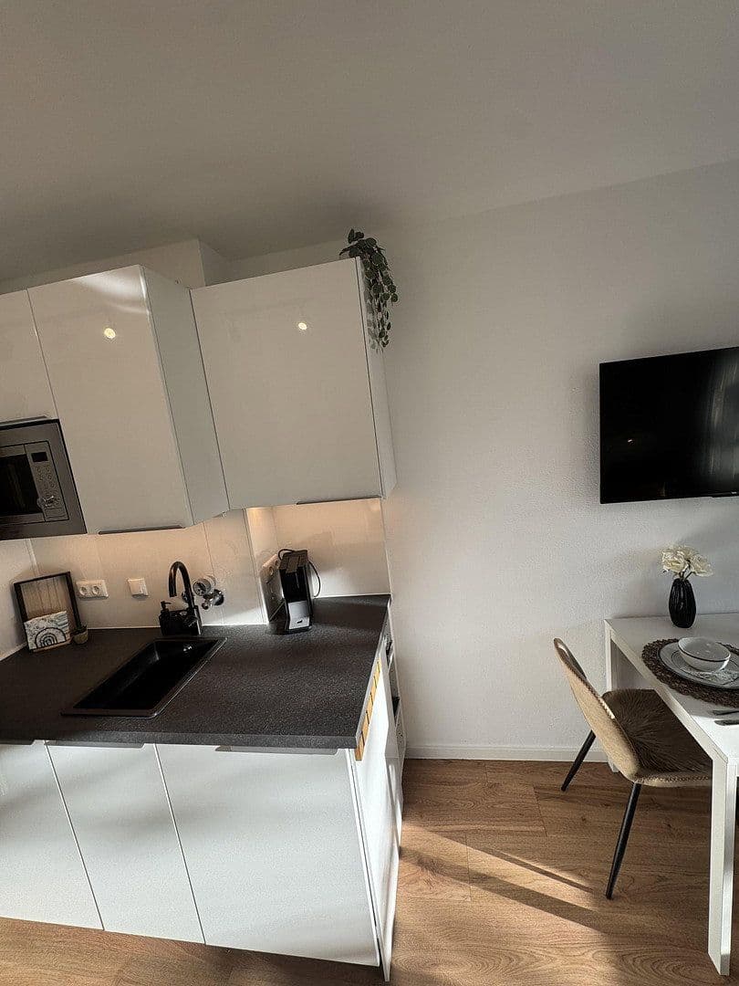 Pronájem bytu 1+1 30 m², Jakob-Hagenbucher Straße, München, Bavorsko Pronájem bytu 1+1 30 m², Jakob-Hagenbucher Straße, München, Bavorsko