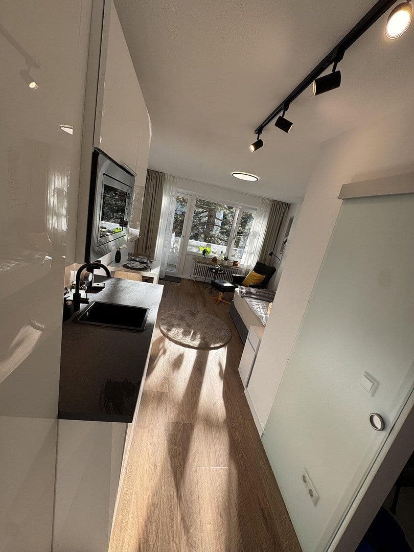 Pronájem bytu 1+1 30 m², Jakob-Hagenbucher Straße, München, Bavorsko Pronájem bytu 1+1 30 m², Jakob-Hagenbucher Straße, München, Bavorsko