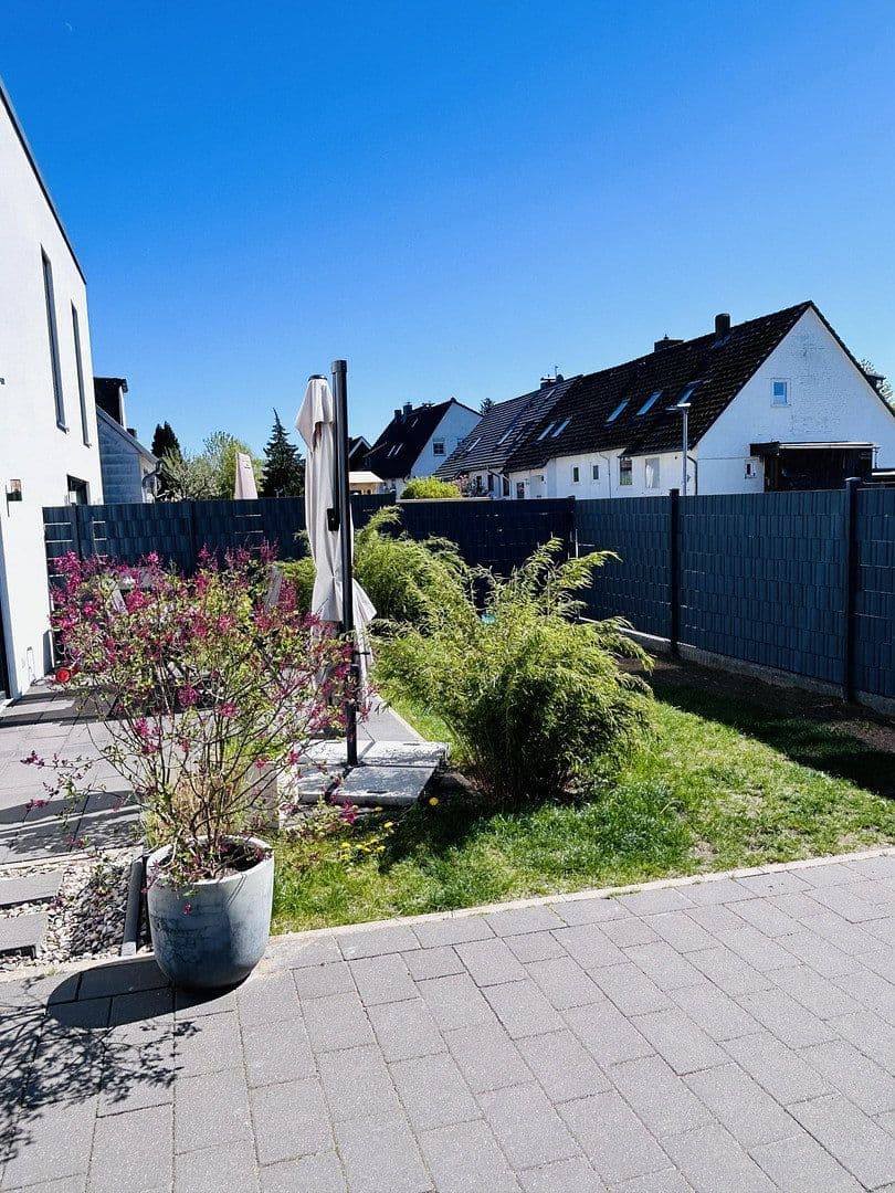 Prodej domu 125 m², pozemek 238 m², Isernhagen, Dolní Sasko Prodej domu 125 m², pozemek 238 m², Isernhagen, Dolní Sasko