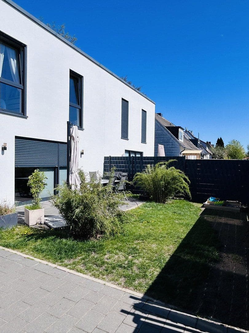 Prodej domu 125 m², pozemek 238 m², Isernhagen, Dolní Sasko Prodej domu 125 m², pozemek 238 m², Isernhagen, Dolní Sasko