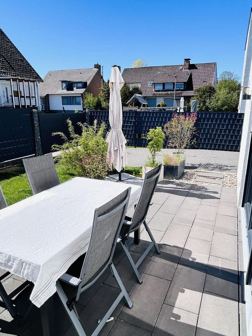 Prodej domu 125 m², pozemek 238 m², Isernhagen, Dolní Sasko Prodej domu 125 m², pozemek 238 m², Isernhagen, Dolní Sasko