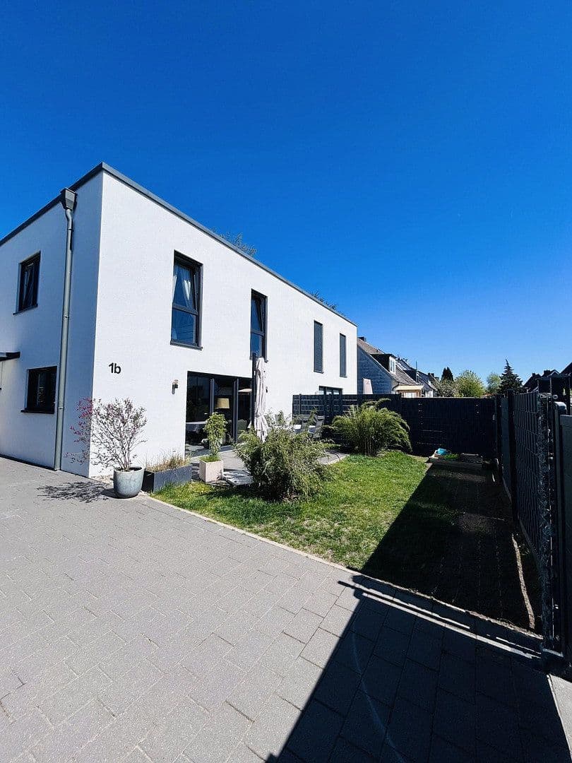 Prodej domu 125 m², pozemek 238 m², Isernhagen, Dolní Sasko Prodej domu 125 m², pozemek 238 m², Isernhagen, Dolní Sasko